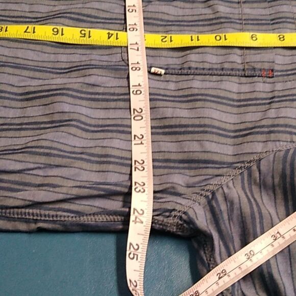 Cutter & Buck Men's XL Short Sleeve Button Down Cotton Blue Striped Shirt - Picture 5 of 8